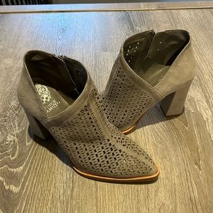 Vince Camuto Lorna 7.5 Grey Ankle Boots Block Heel Women’s shoes